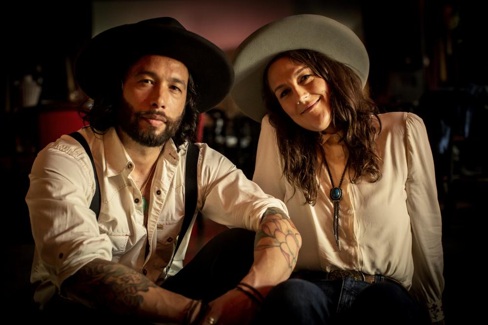 Matt Joe Gow and Kerryn Fields Release Brand New Single 'Your Heart of Gold'