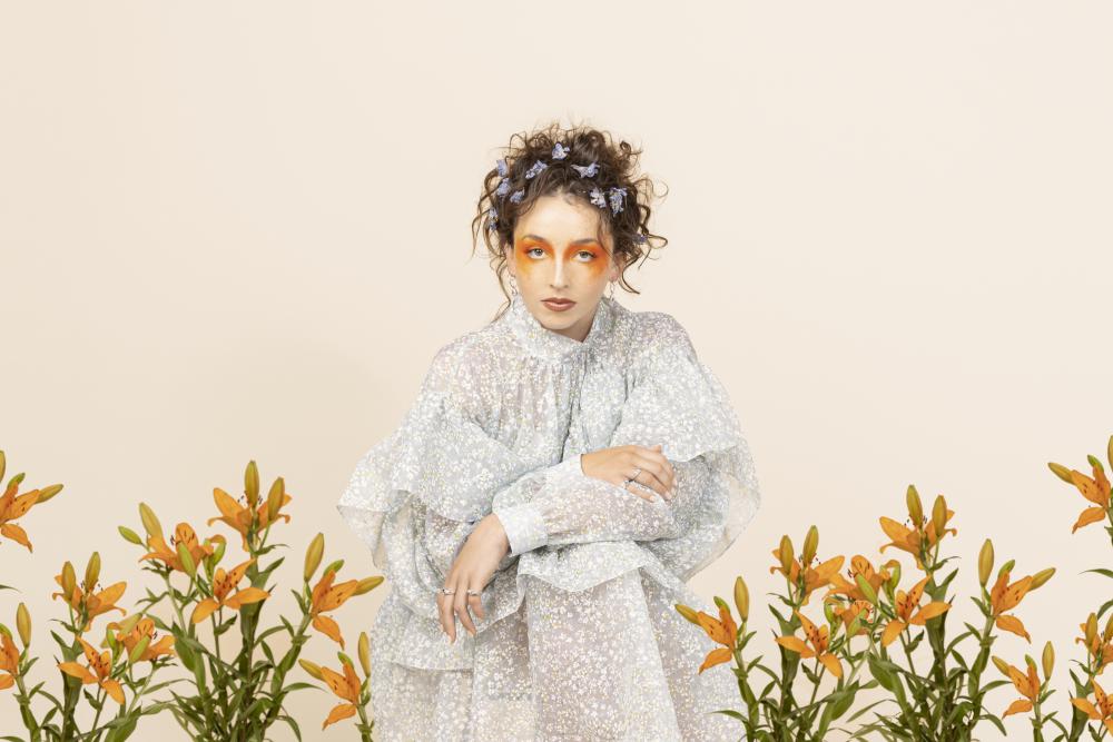 Sofia Machray releases  highly anticipated debut record 'Language Of Flowers'