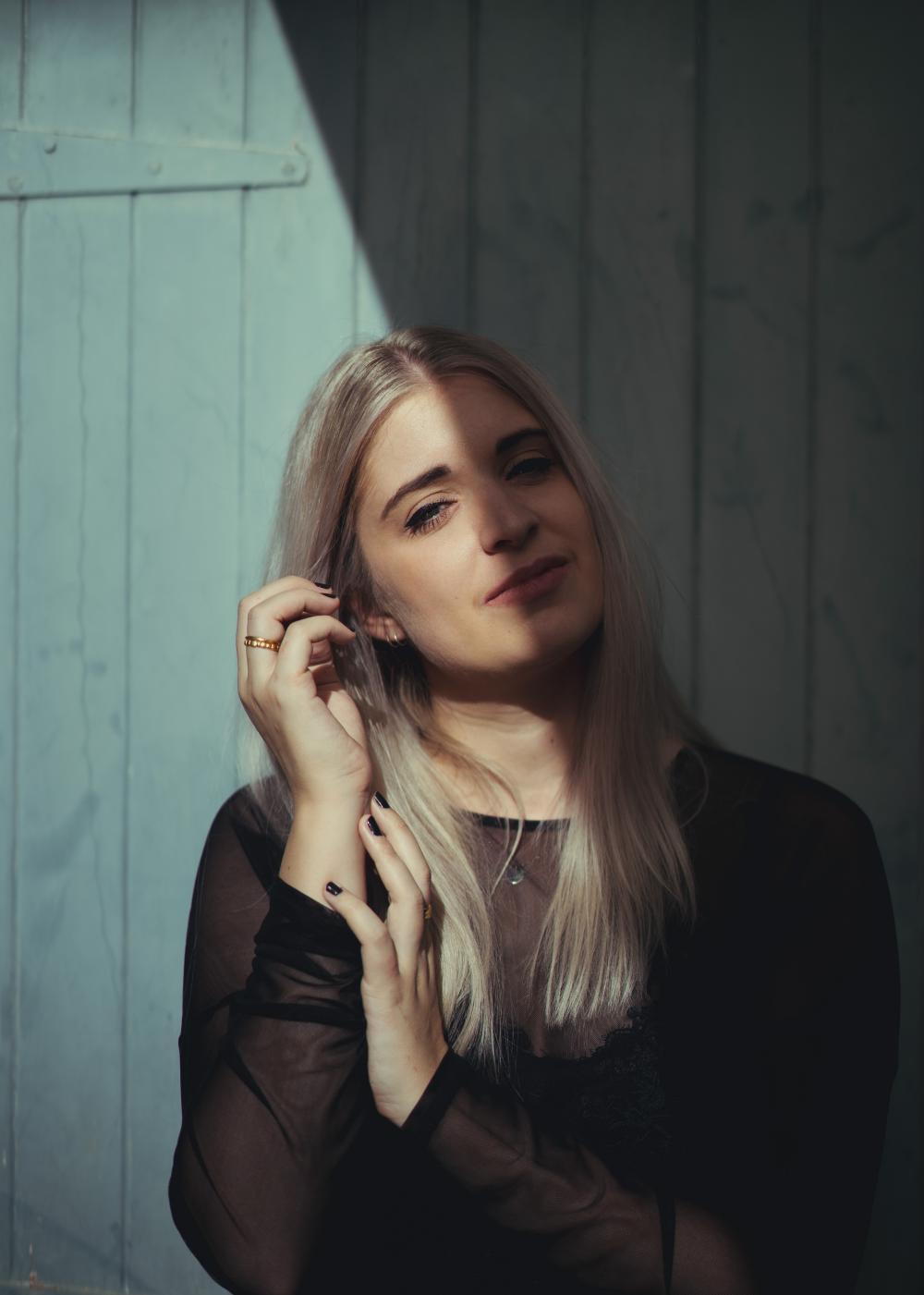 Aotearoa’s indie-pop artist Bridges unveils hauntingly cinematic new single  and video, 'Gone'