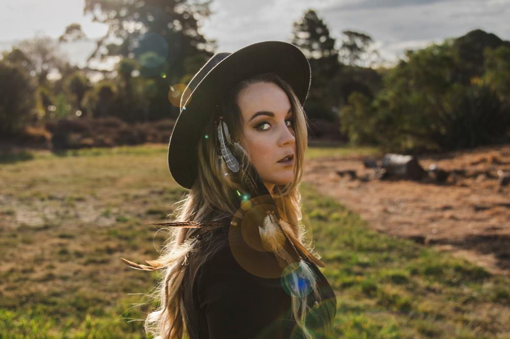 Rising NZ’s 'country honey with grit' Steffany Beck  unveils empowering new single, 'Foot Down'