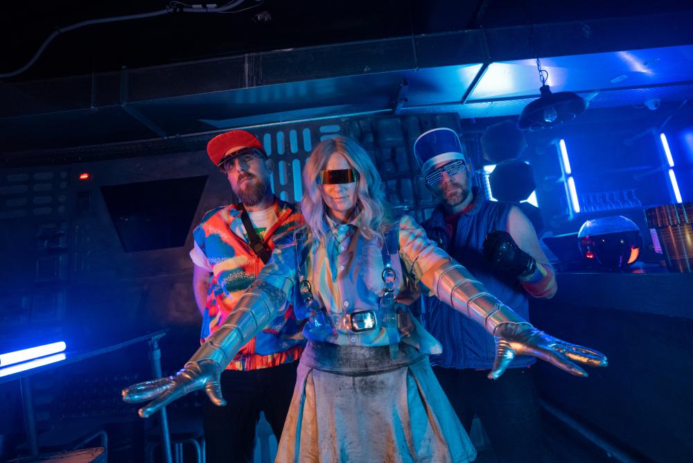 NZ trio Brother Sister continue to channel 80's goodness in new banger + visual feast 'Fantasy'