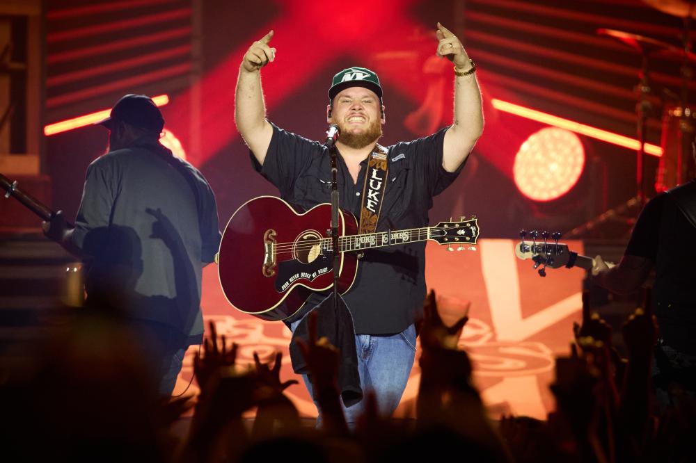 Luke Combs to headline in Auckland in January 2025